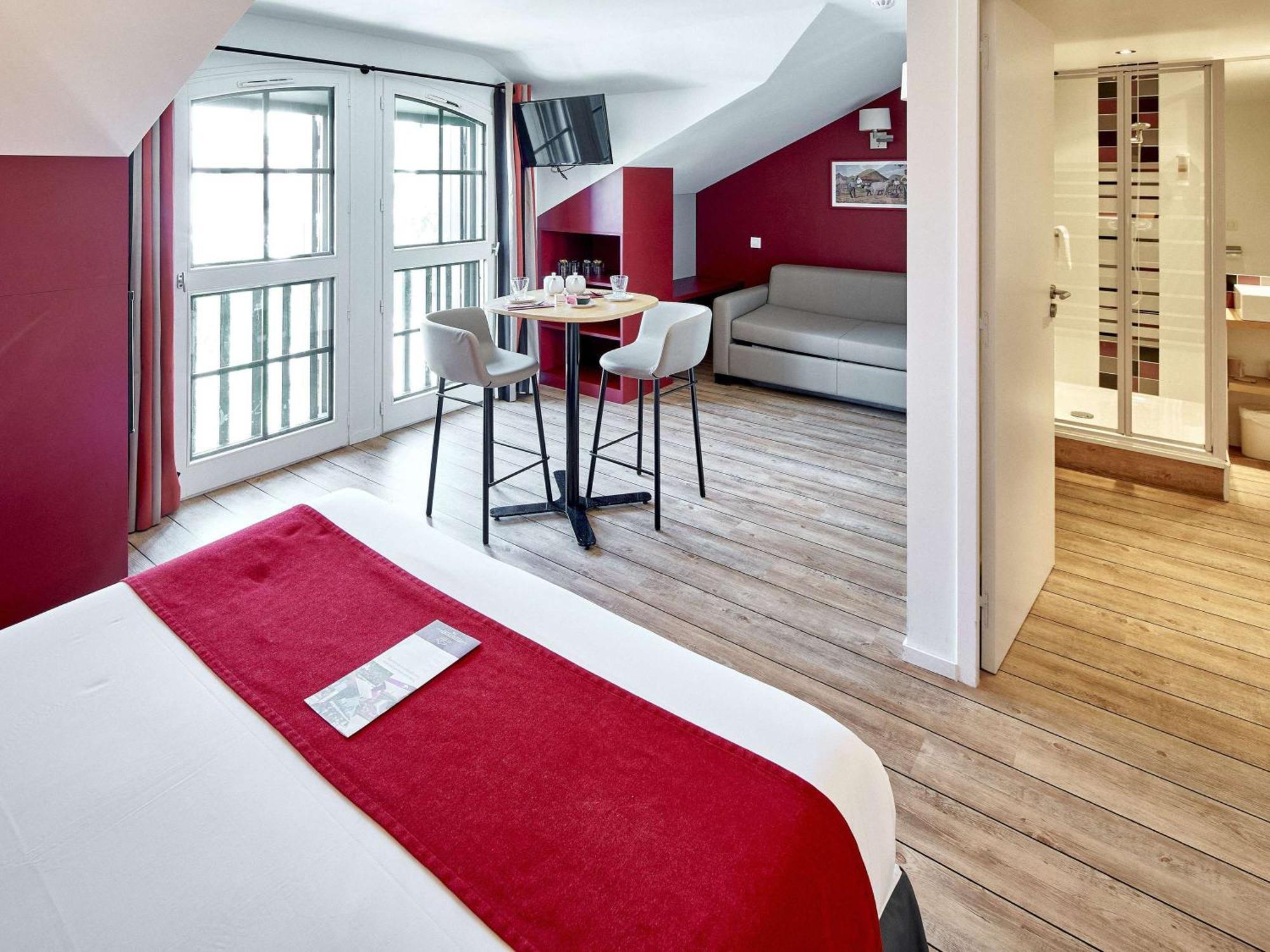 Donibane Hotel 3*