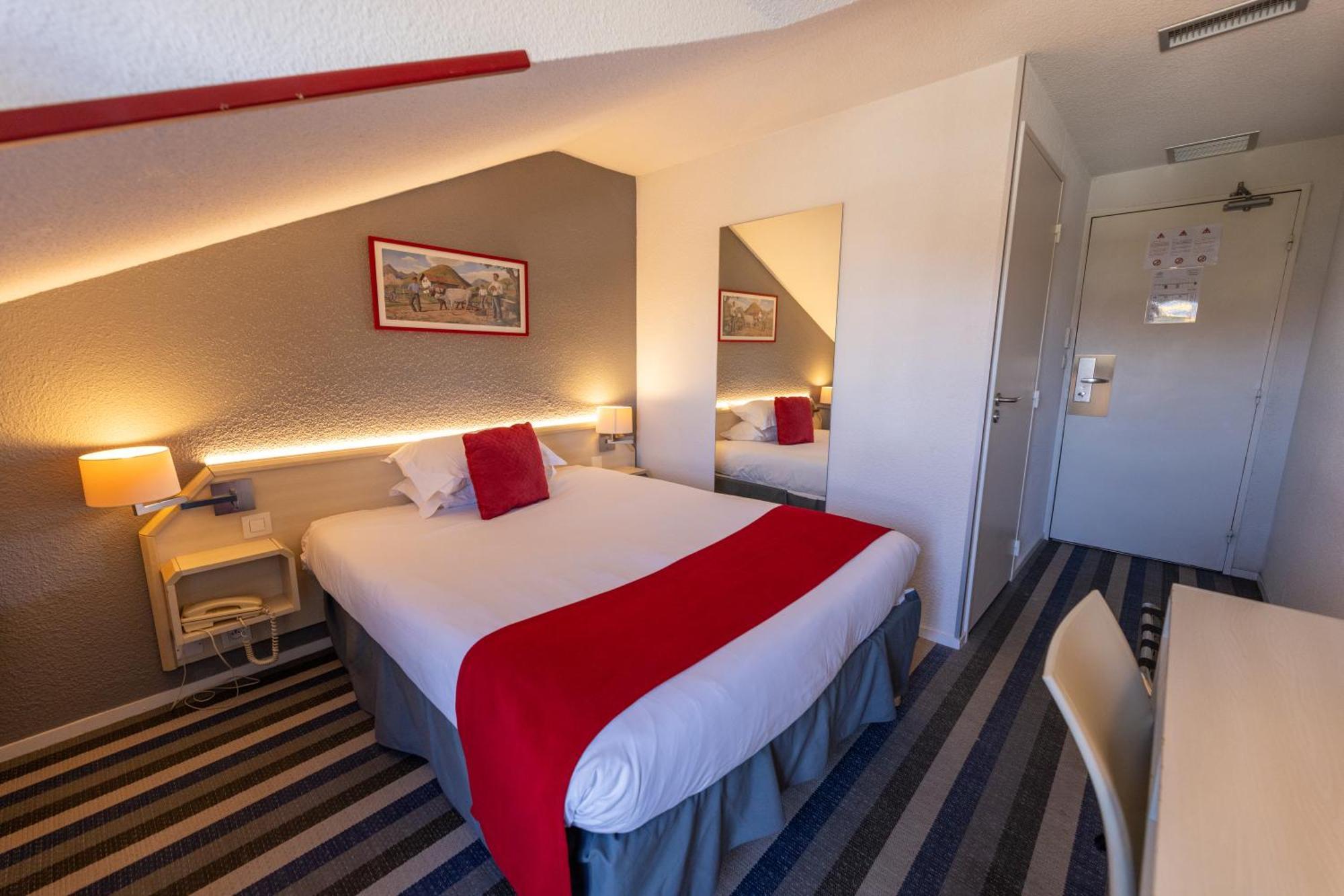 Donibane Hotel