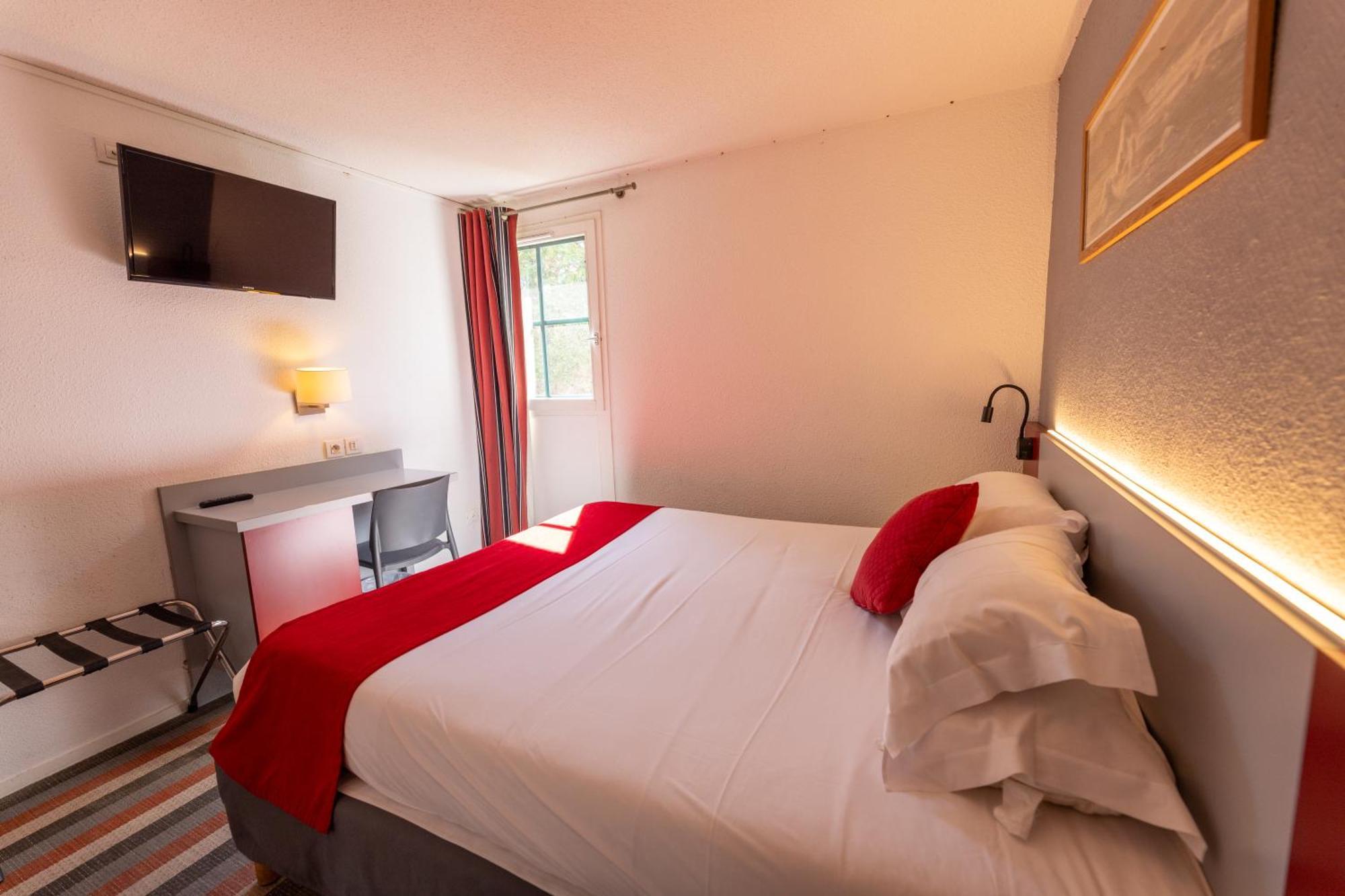 Donibane Hotel 3*
